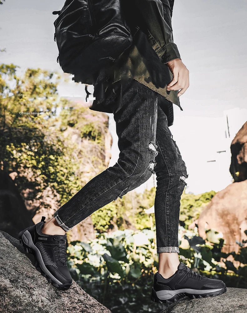 VENTURE PRO Hiking Sneakers
